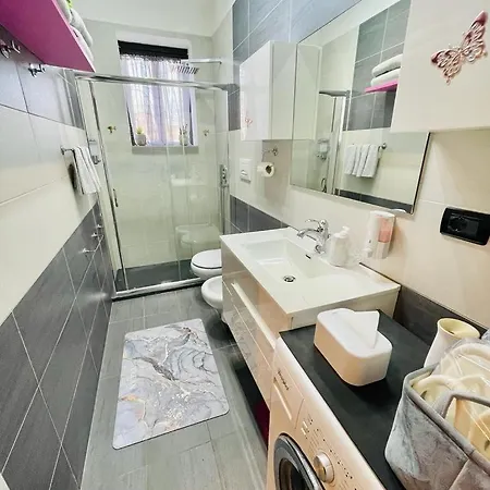 Lady Hana Apartment